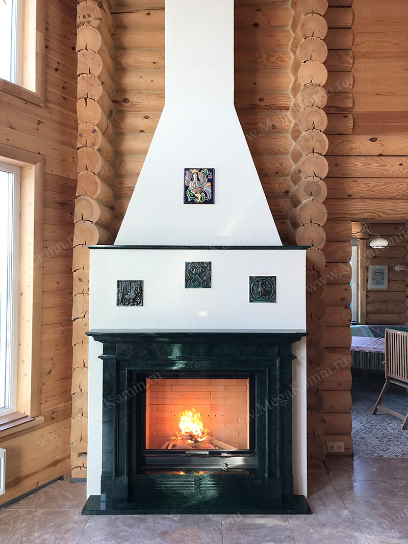 11. Портал из мрамора в деревянном доме топка "АСТОВ"