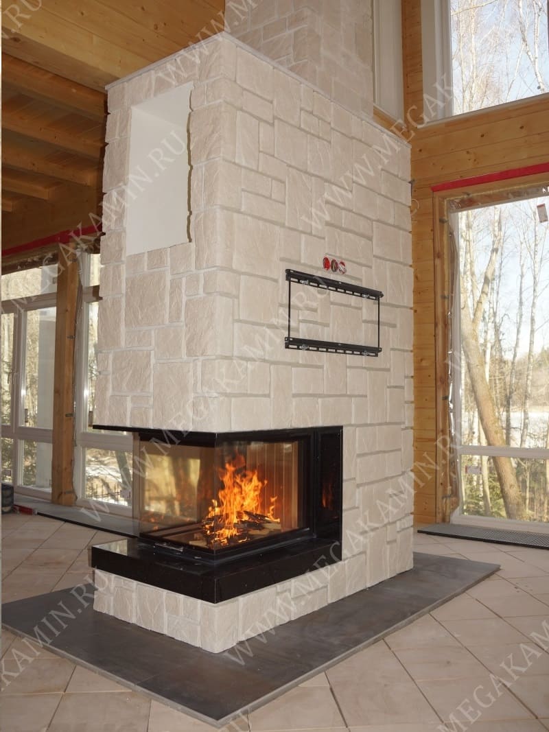 4. Камин центральный трехсторонний топка "SPARTHERM"
