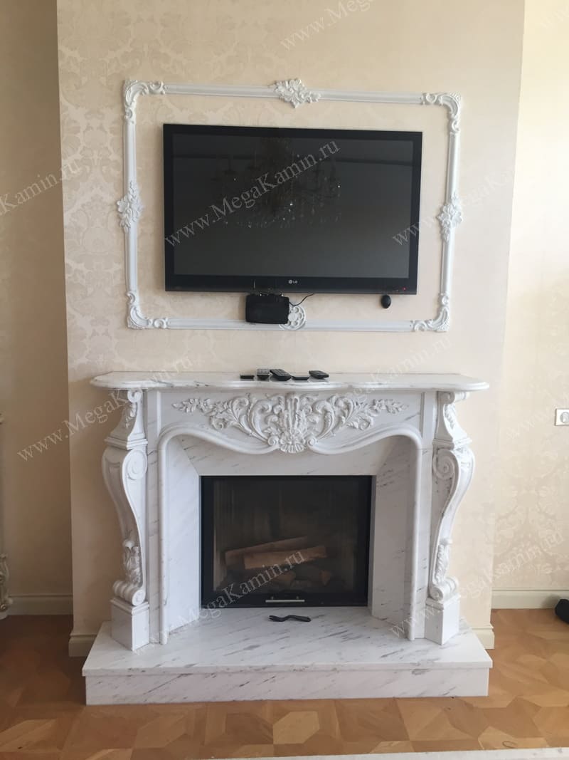 21. Камин с мраморным порталом топка "SPARTHERM"